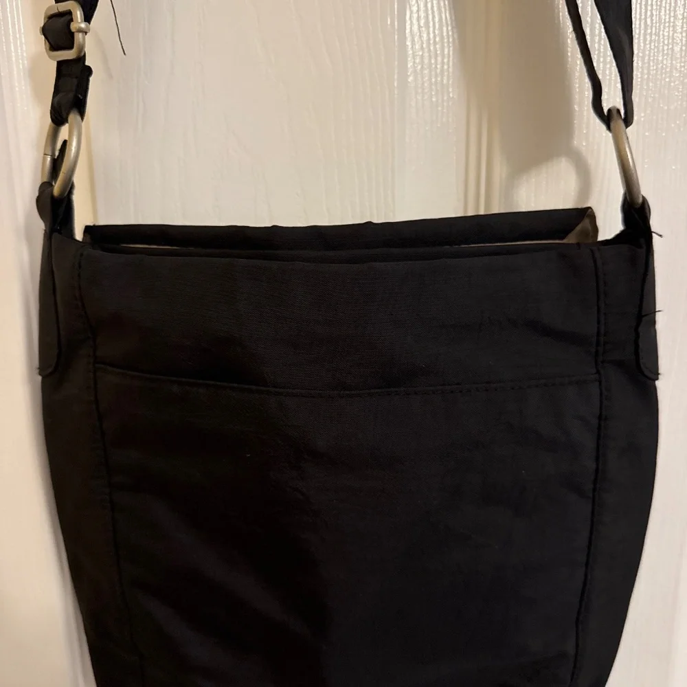 Baggalini nylon cross body bag - Picture 6 of 9